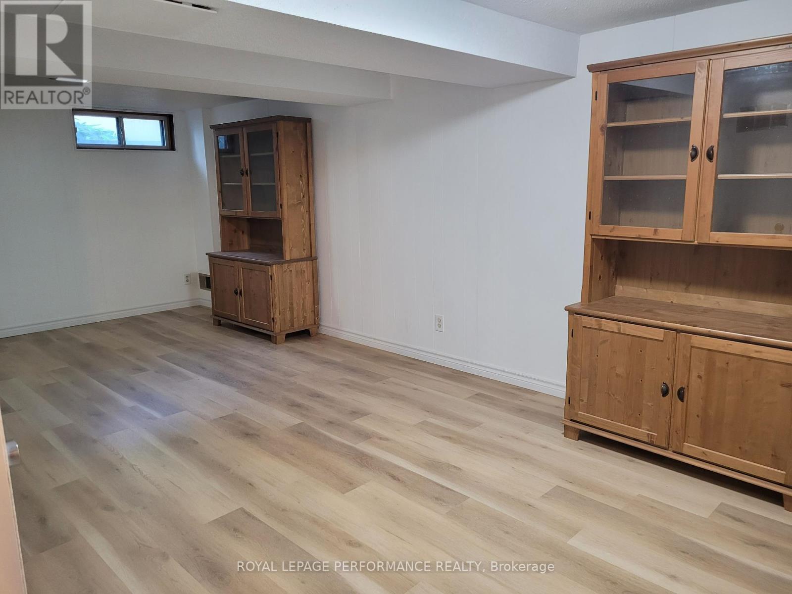 903j Elmsmere Road, Ottawa, Ontario  K1J 8G4 - Photo 40 - X12373086