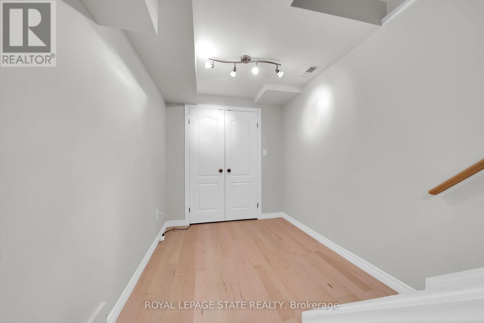 36 - 81 Valridge Drive, Hamilton, Ontario  L9G 5B6 - Photo 44 - X12406631