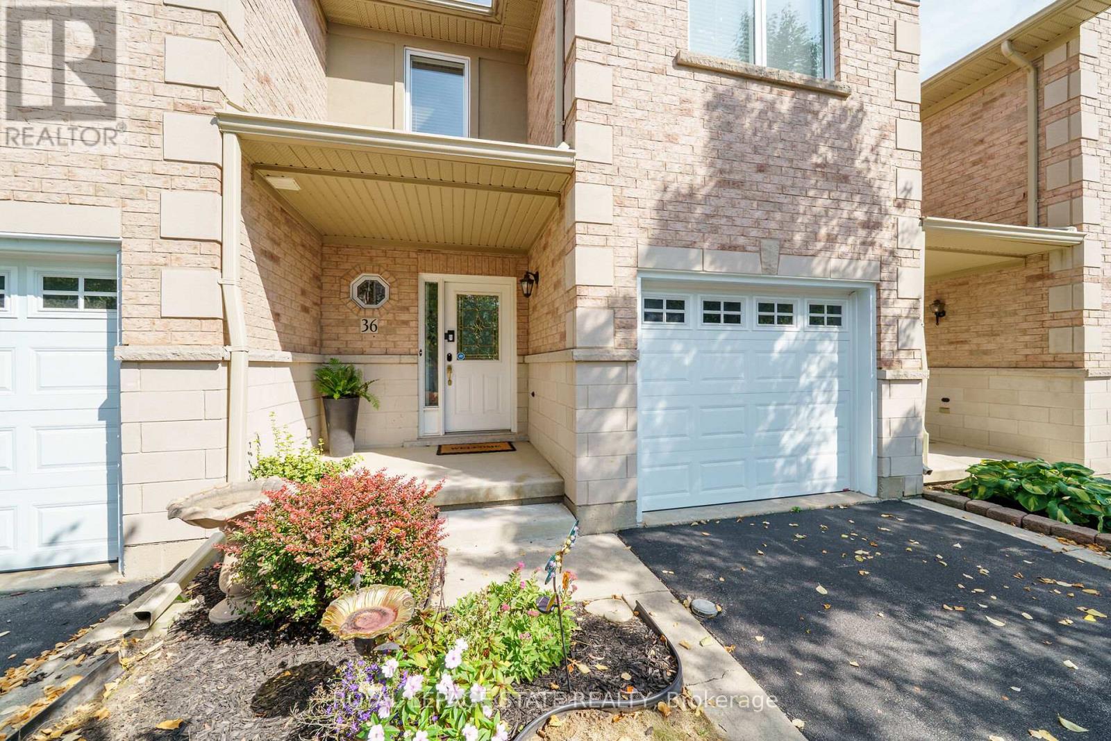 36 - 81 Valridge Drive, Hamilton, Ontario  L9G 5B6 - Photo 5 - X12406631