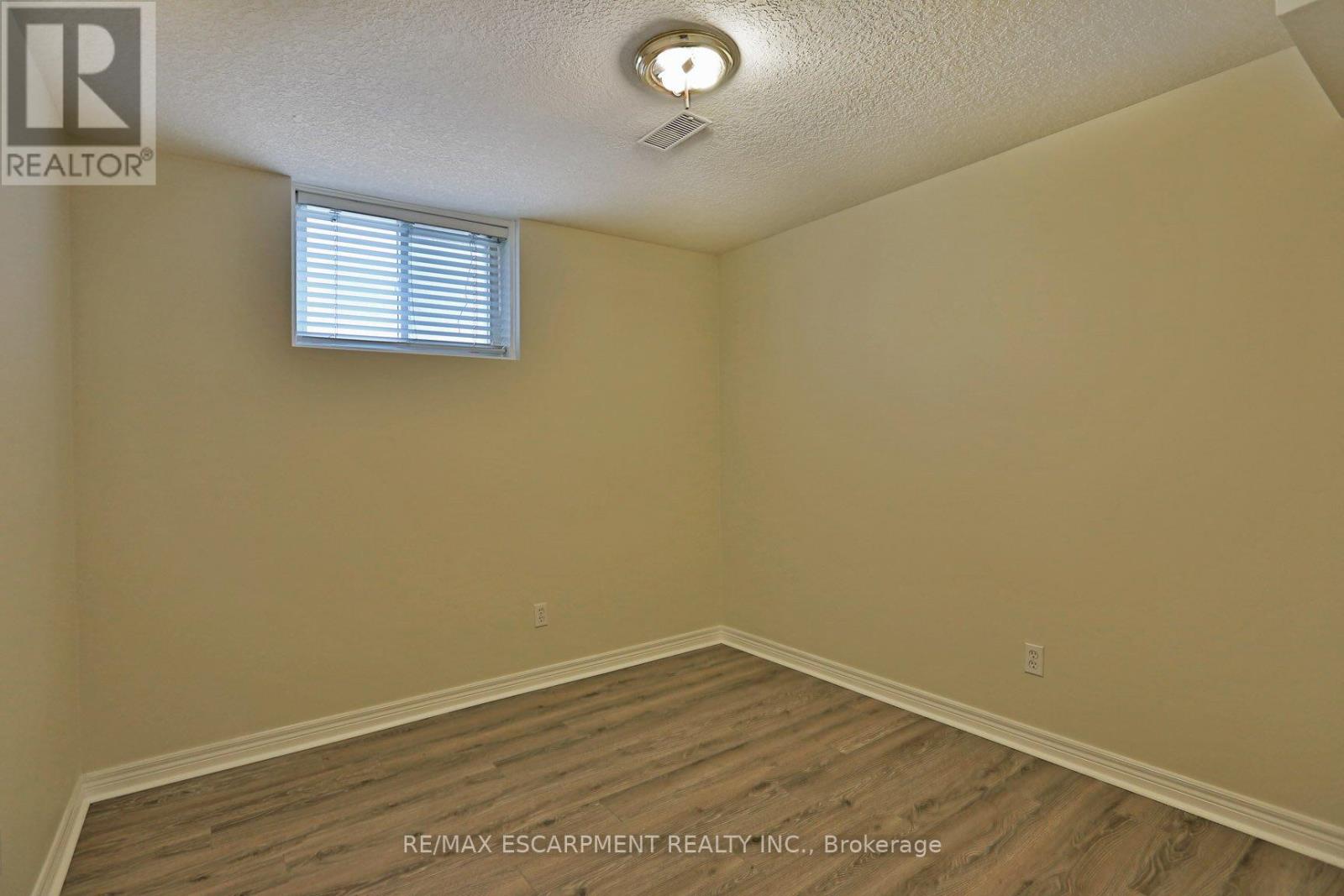 2 - 279 Nashville Circle, Hamilton, Ontario  L8G 5H2 - Photo 11 - X12406643