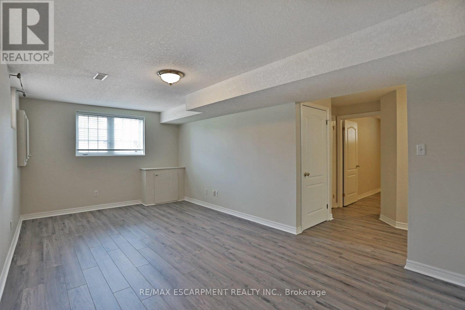 2 - 279 Nashville Circle, Hamilton, Ontario  L8G 5H2 - Photo 5 - X12406643