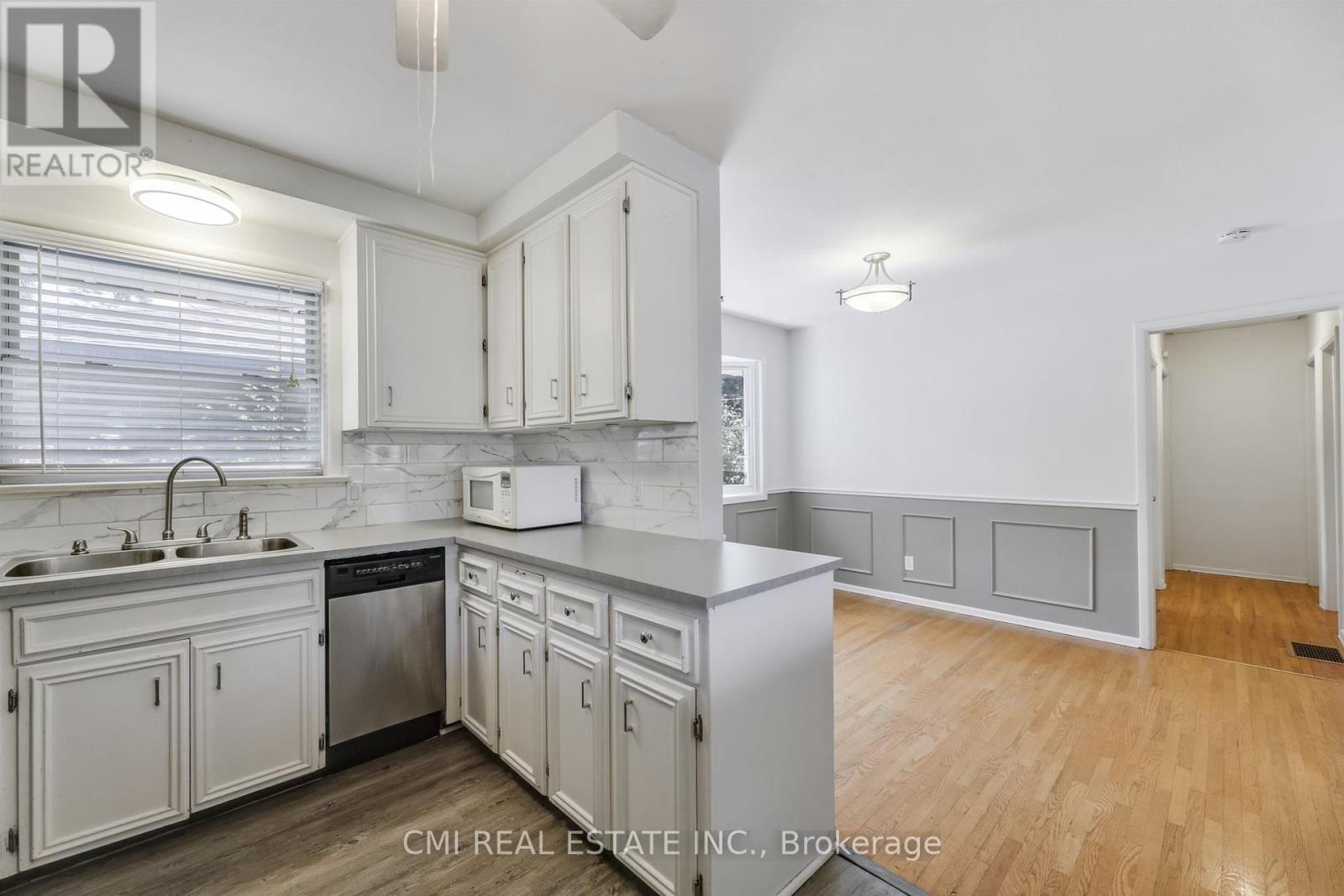 106 Laurentian Drive N, London East, Ontario  N5W 1P2 - Photo 10 - X12406673