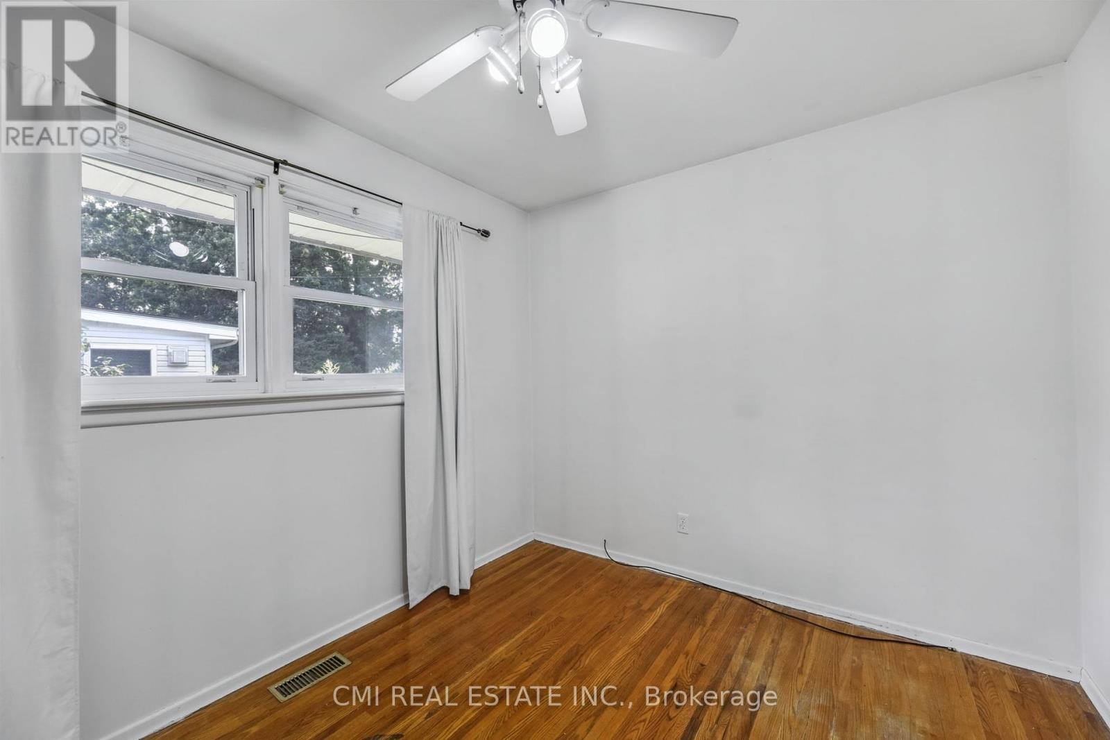 106 Laurentian Drive N, London East, Ontario  N5W 1P2 - Photo 17 - X12406673