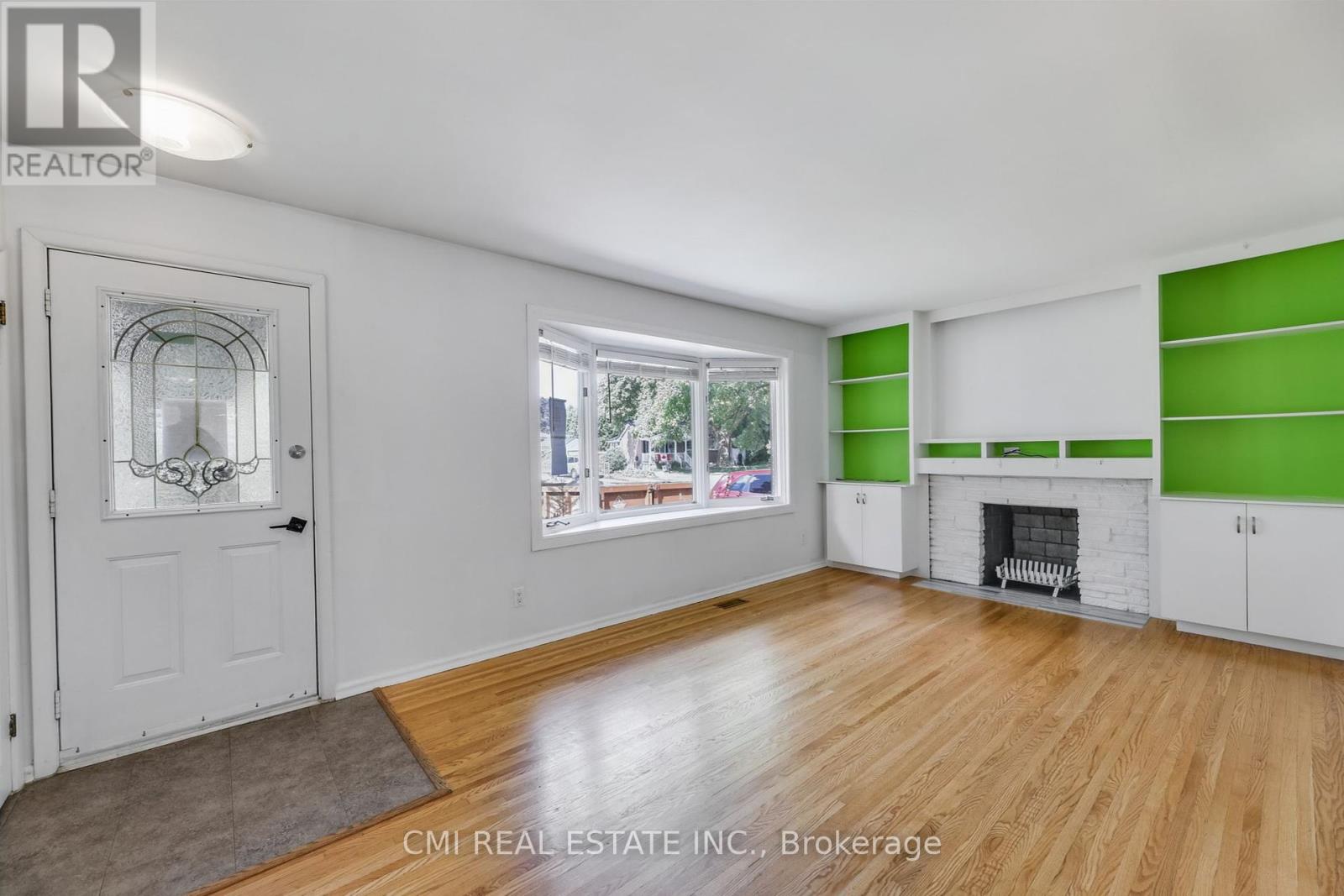 106 Laurentian Drive N, London East, Ontario  N5W 1P2 - Photo 2 - X12406673