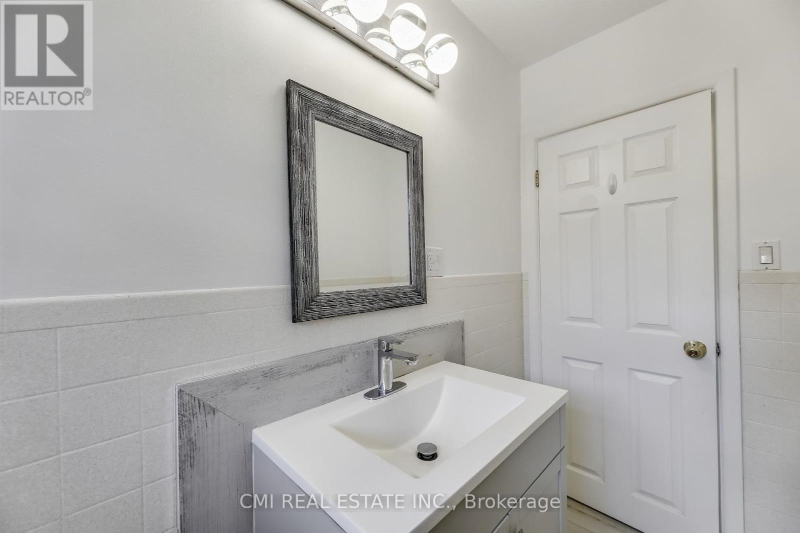 106 Laurentian Drive N, London East, Ontario  N5W 1P2 - Photo 20 - X12406673
