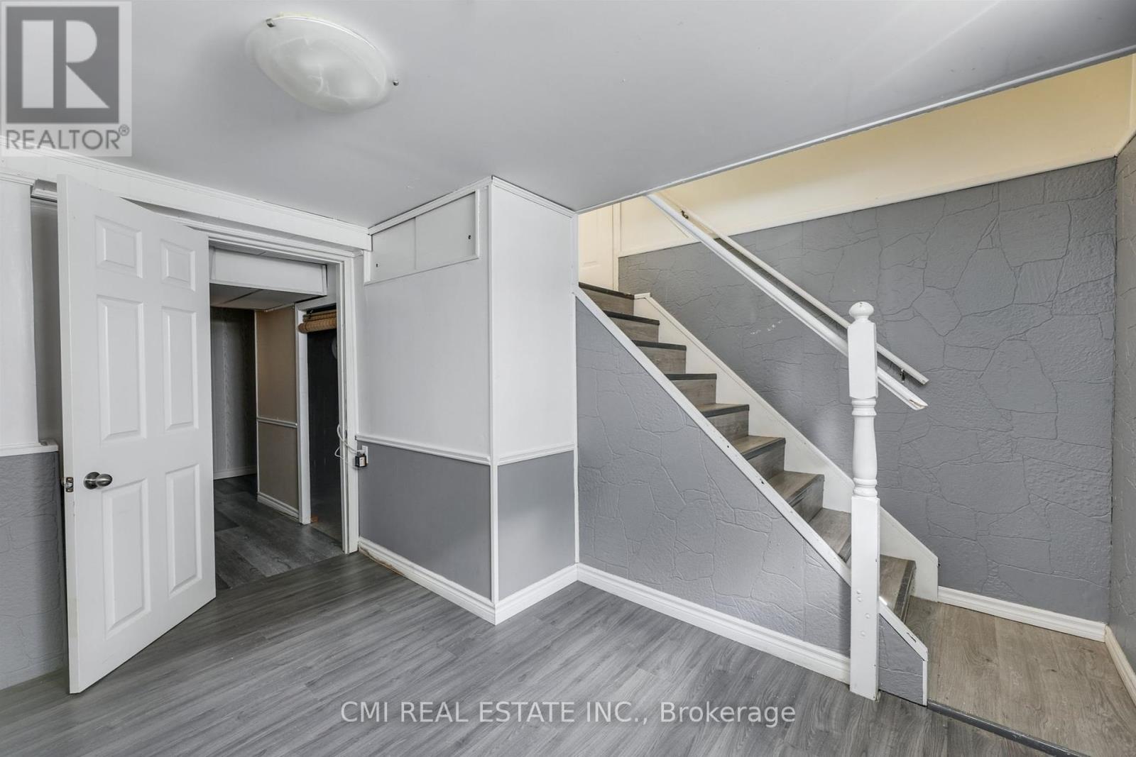 106 Laurentian Drive N, London East, Ontario  N5W 1P2 - Photo 22 - X12406673