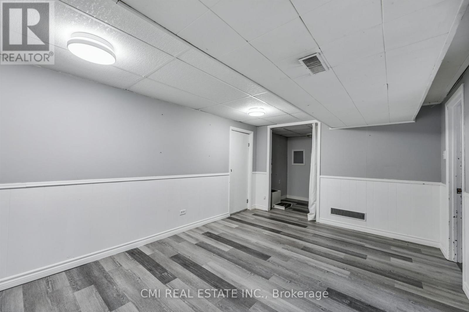 106 Laurentian Drive N, London East, Ontario  N5W 1P2 - Photo 24 - X12406673