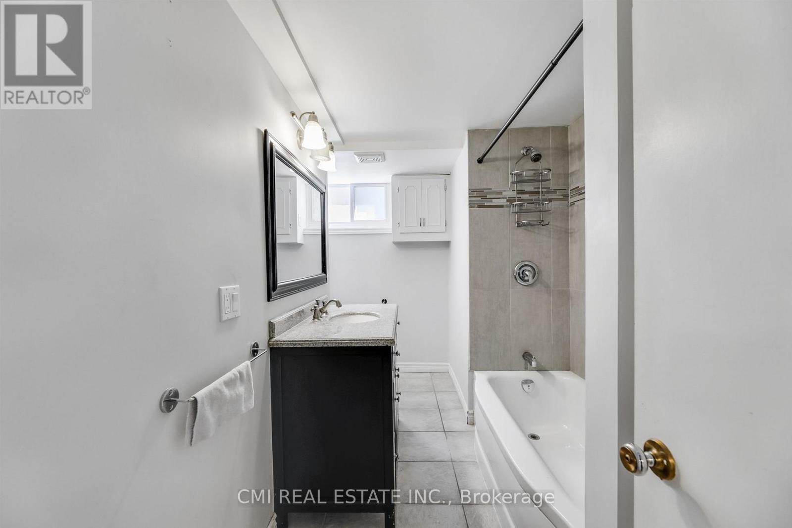 106 Laurentian Drive N, London East, Ontario  N5W 1P2 - Photo 30 - X12406673