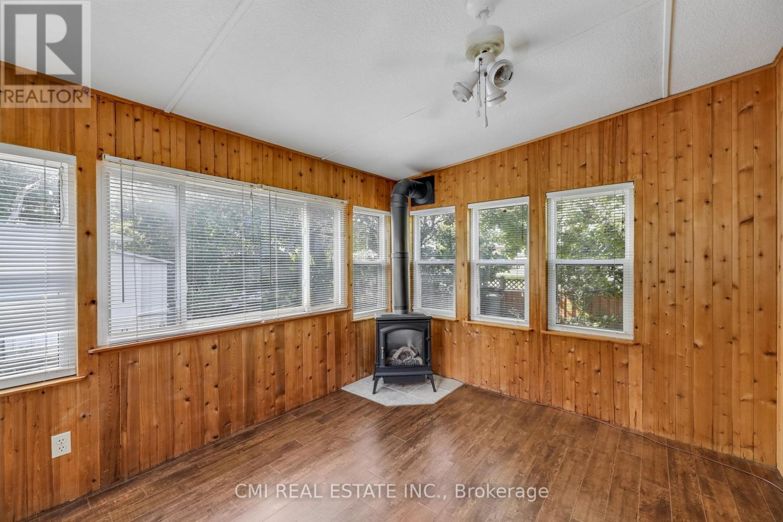 106 Laurentian Drive N, London East, Ontario  N5W 1P2 - Photo 33 - X12406673