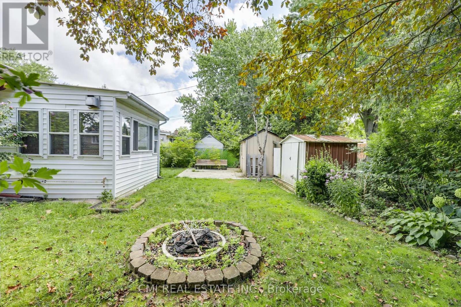 106 Laurentian Drive N, London East, Ontario  N5W 1P2 - Photo 38 - X12406673