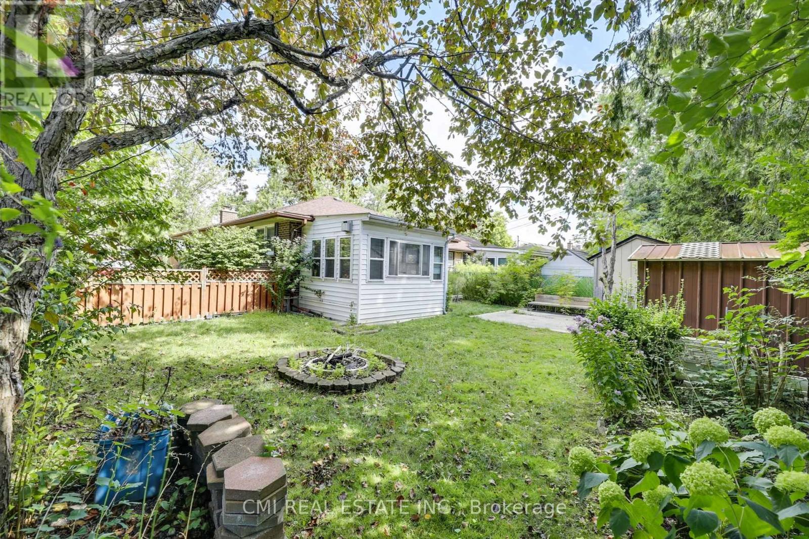 106 Laurentian Drive N, London East, Ontario  N5W 1P2 - Photo 39 - X12406673