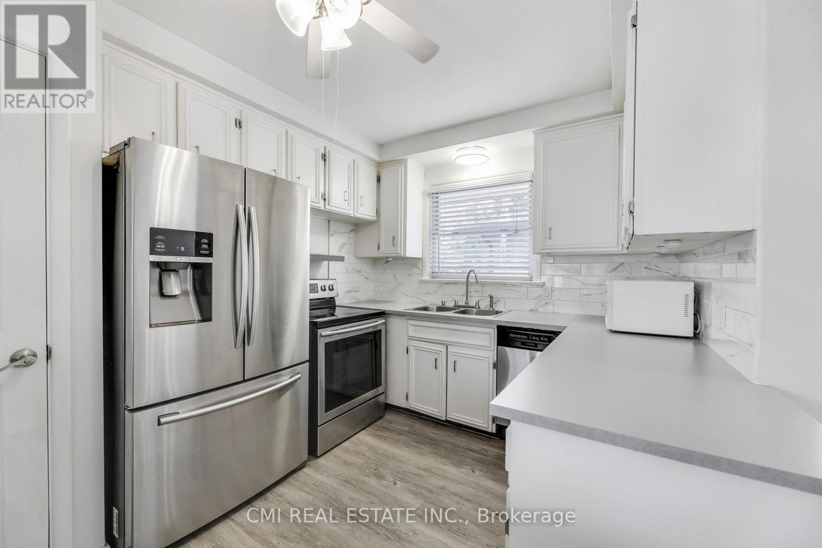 106 Laurentian Drive N, London East, Ontario  N5W 1P2 - Photo 7 - X12406673