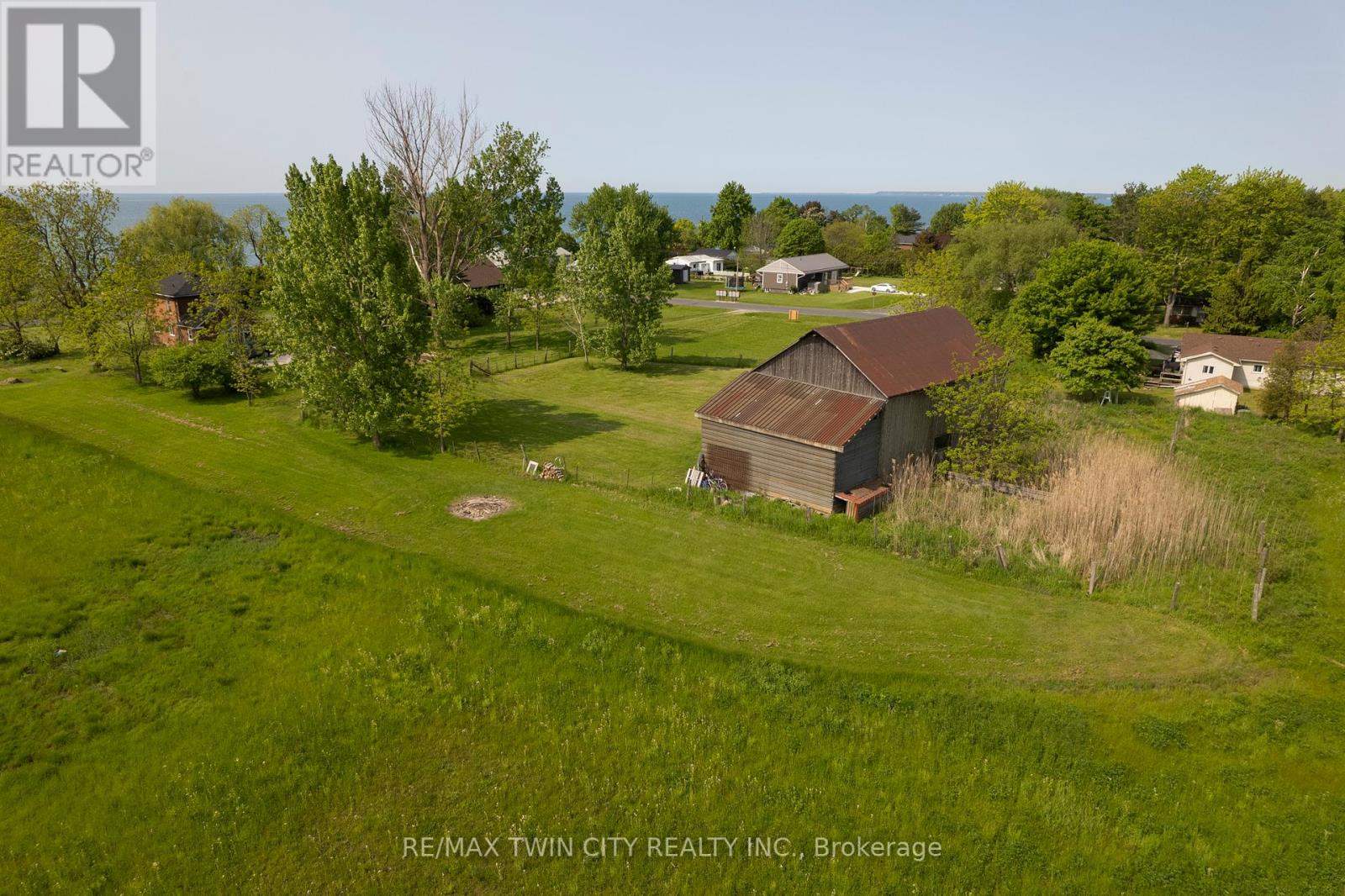 29 Old Lakeshore Road, Norfolk (Port Dover), Ontario  N0A 1N3 - Photo 11 - X12406679