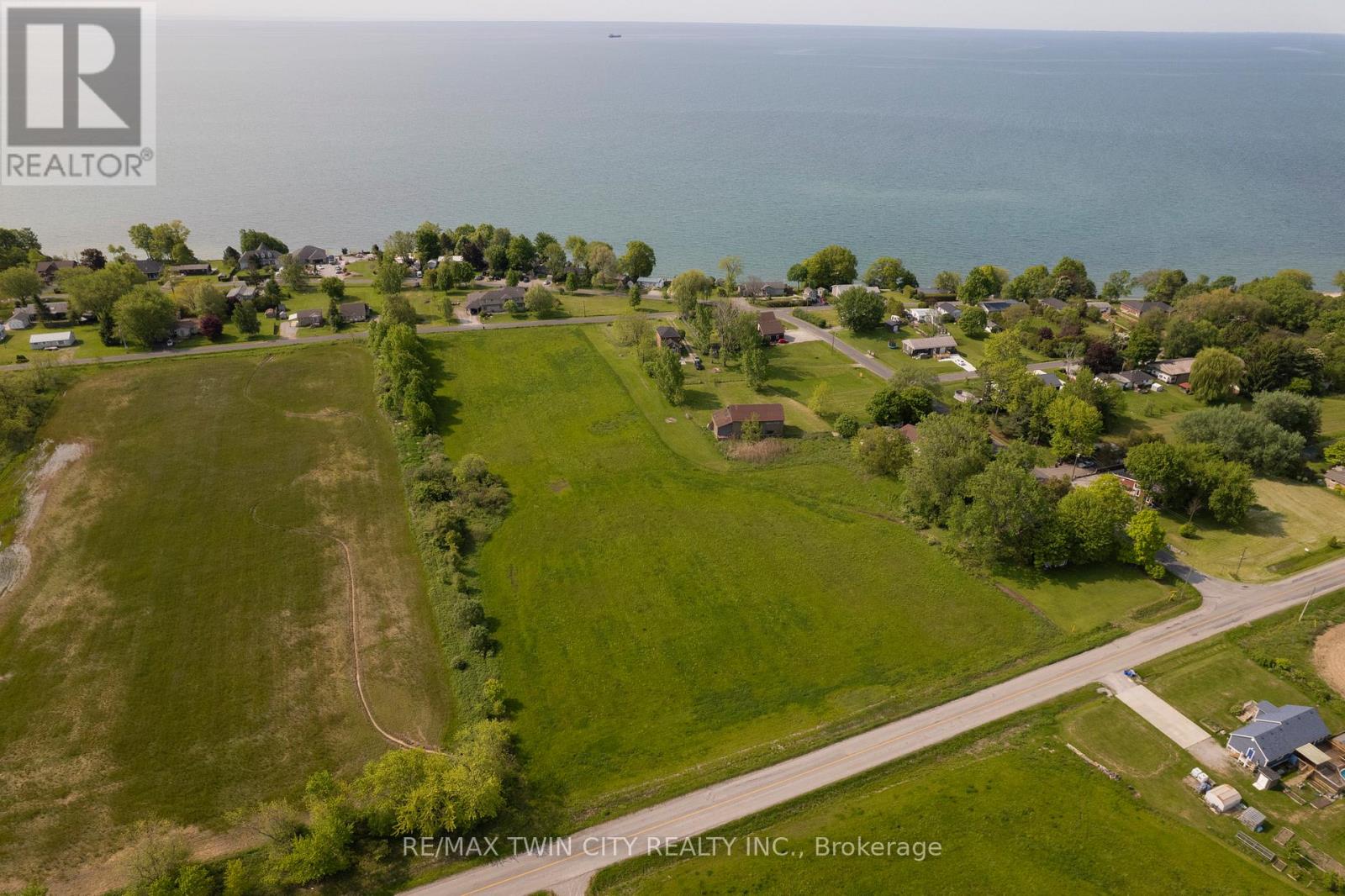 29 Old Lakeshore Road, Norfolk (Port Dover), Ontario  N0A 1N3 - Photo 12 - X12406679