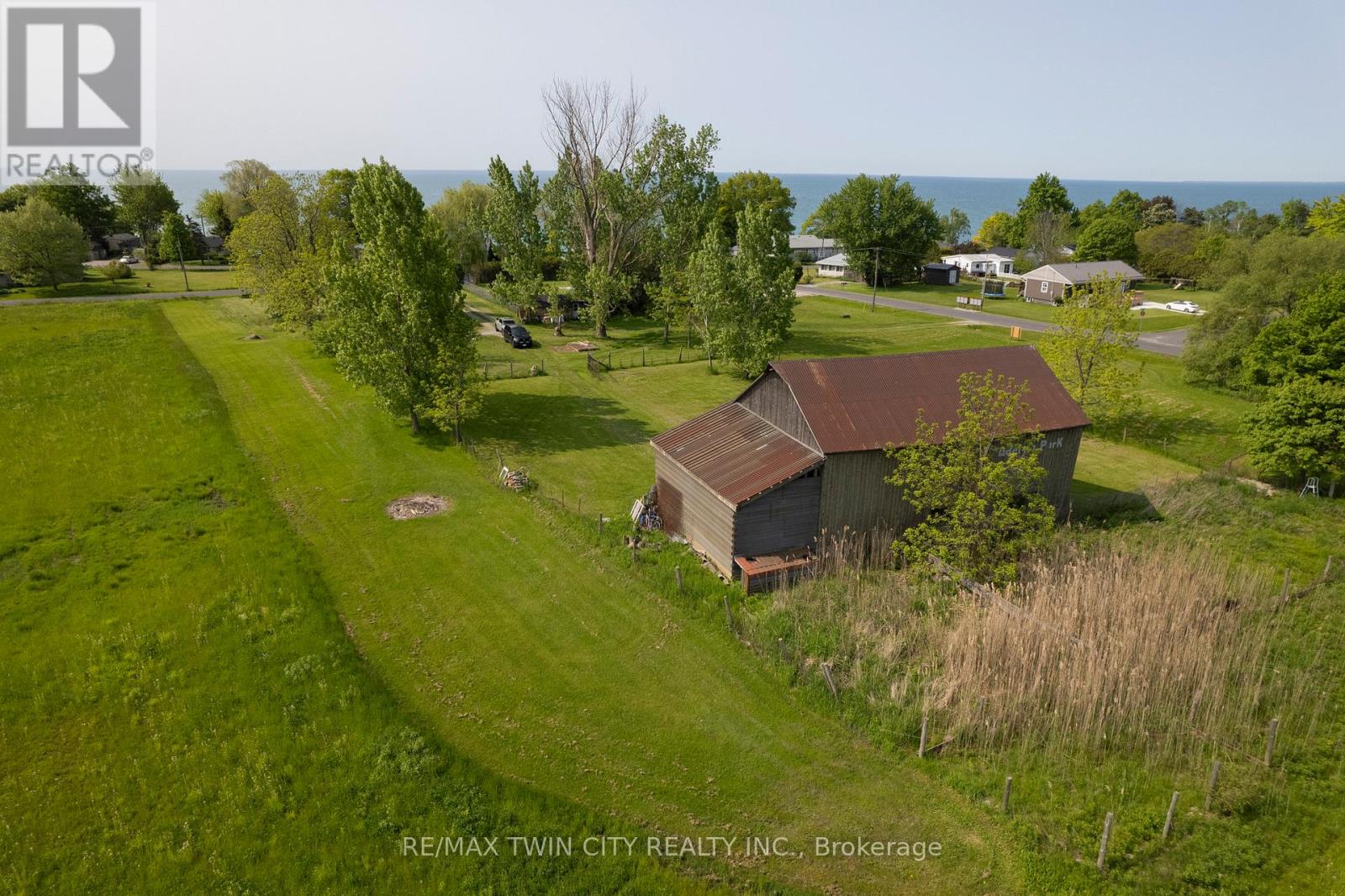 29 Old Lakeshore Road, Norfolk (Port Dover), Ontario  N0A 1N3 - Photo 13 - X12406679
