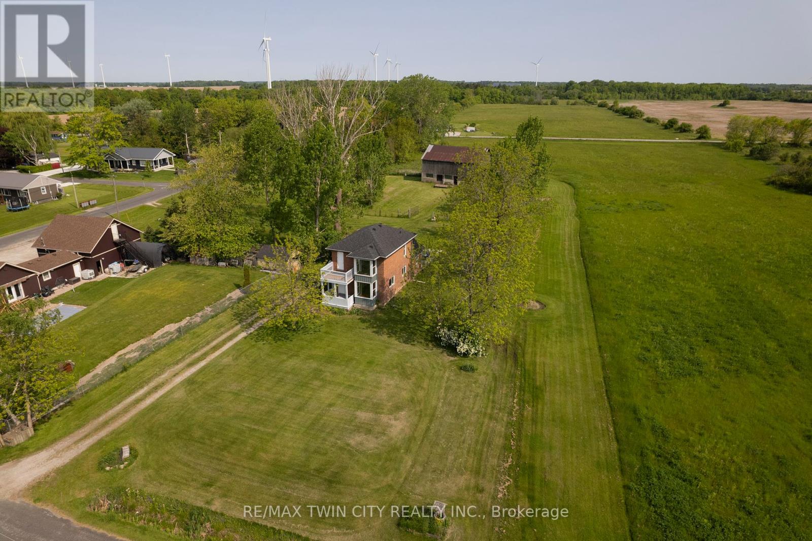 29 Old Lakeshore Road, Norfolk (Port Dover), Ontario  N0A 1N3 - Photo 8 - X12406679