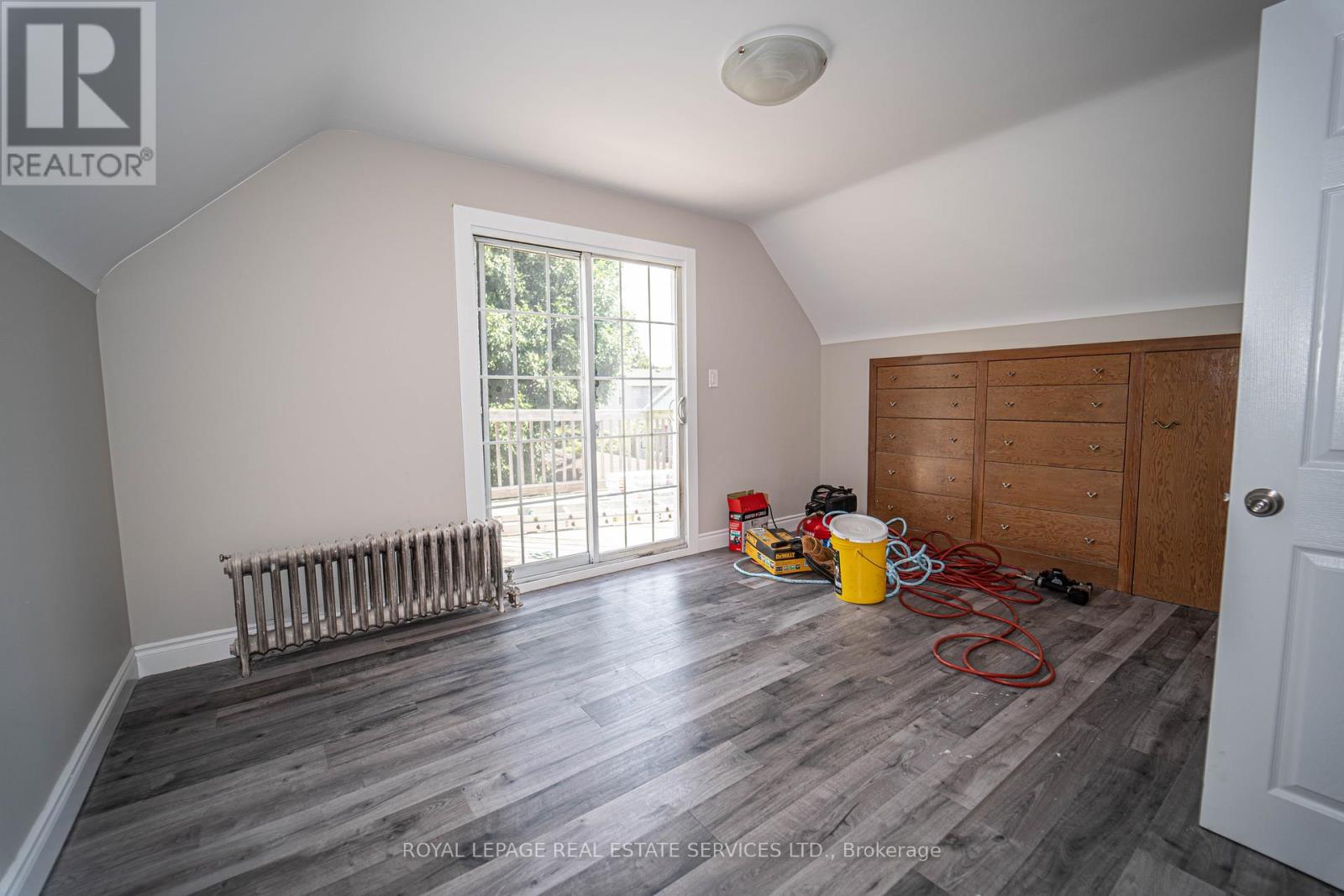 8 Bruce Street, St. Catharines, Ontario  L2R 5S6 - Photo 6 - X12406695