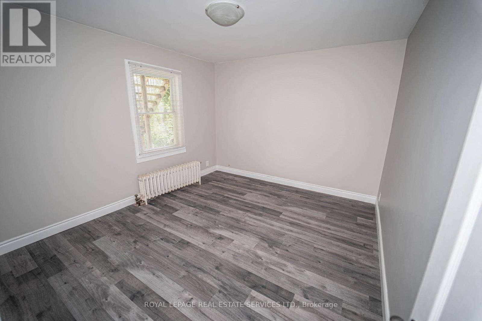 8 Bruce Street, St. Catharines, Ontario  L2R 5S6 - Photo 8 - X12406695