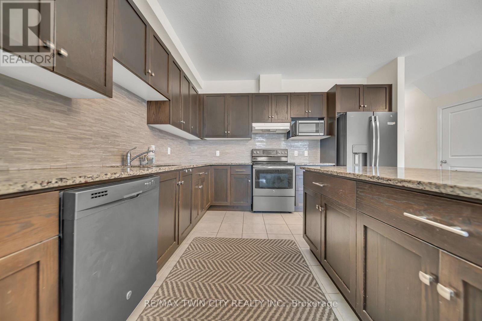 190 Eden Oak Trail, Kitchener, Ontario  N2H 0H6 - Photo 9 - X12406706