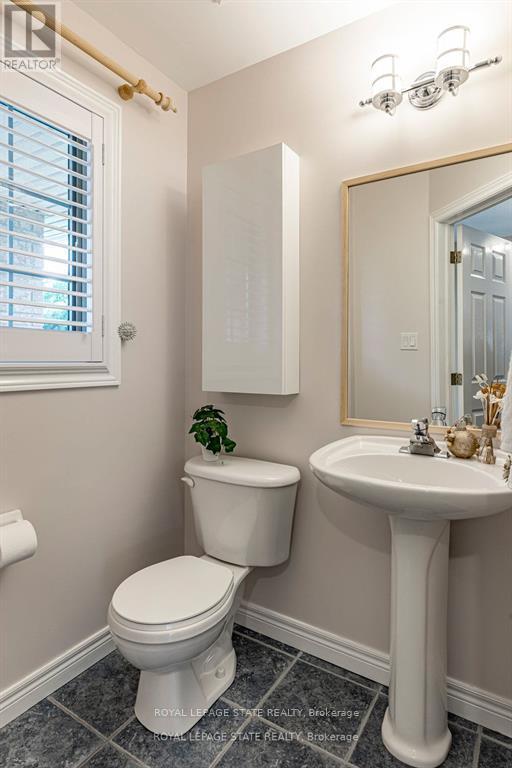 42 Archer Way, Hamilton, Ontario  L0R 1W0 - Photo 22 - X12406745