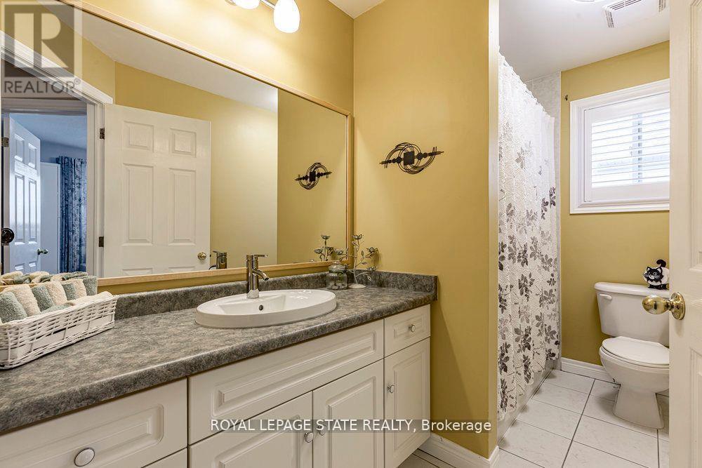 42 Archer Way, Hamilton, Ontario  L0R 1W0 - Photo 35 - X12406745