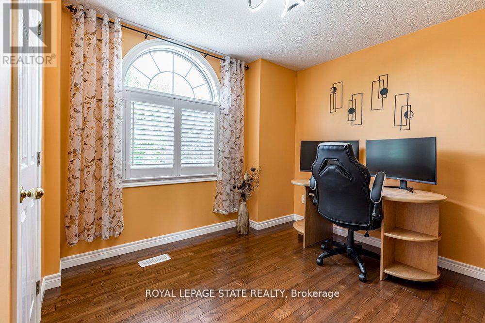 42 Archer Way, Hamilton, Ontario  L0R 1W0 - Photo 37 - X12406745