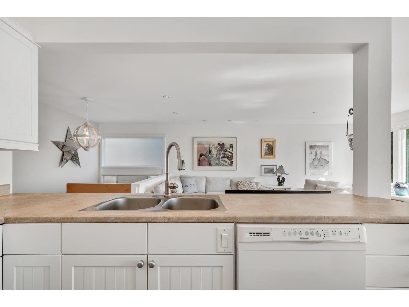 14937 Buena Vista Avenue, White Rock, British Columbia  V4B 1X5 - Photo 7 - R3048386