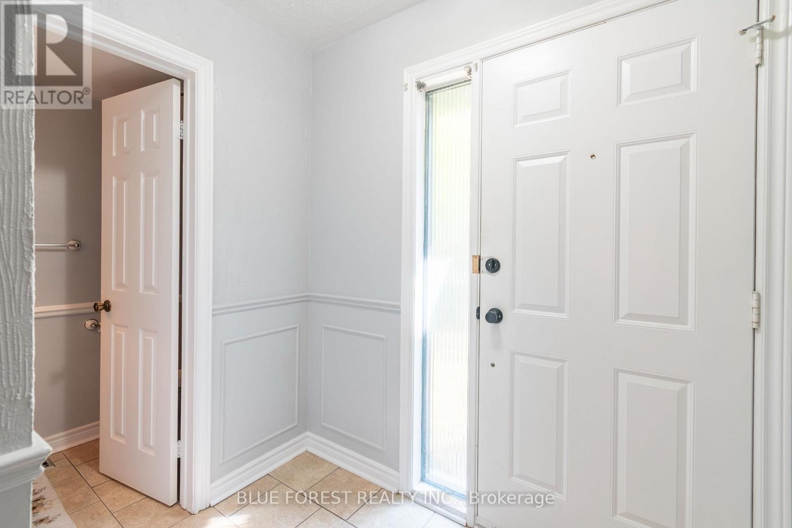 26 Acton Crescent, London South, Ontario  N6E 1W5 - Photo 3 - X12406909