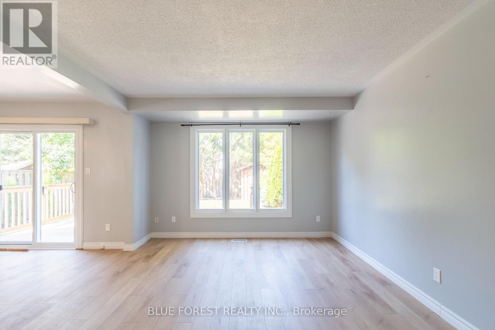 26 Acton Crescent, London South, Ontario  N6E 1W5 - Photo 5 - X12406909
