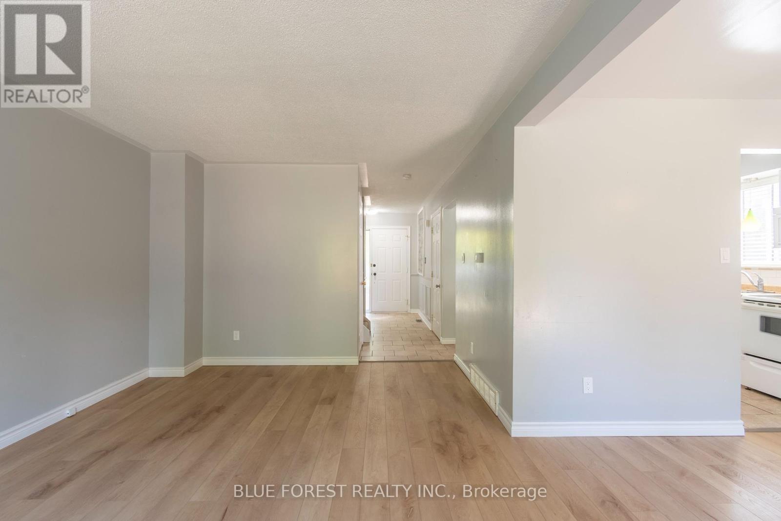 26 Acton Crescent, London South, Ontario  N6E 1W5 - Photo 7 - X12406909
