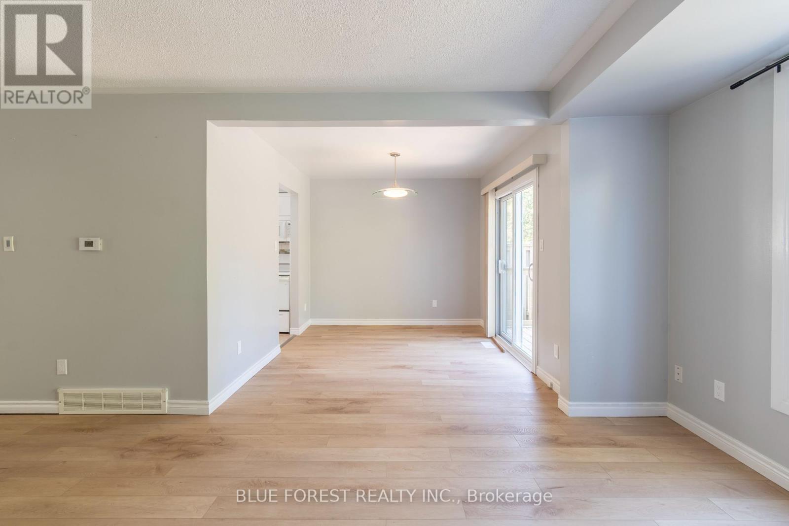 26 Acton Crescent, London South, Ontario  N6E 1W5 - Photo 9 - X12406909