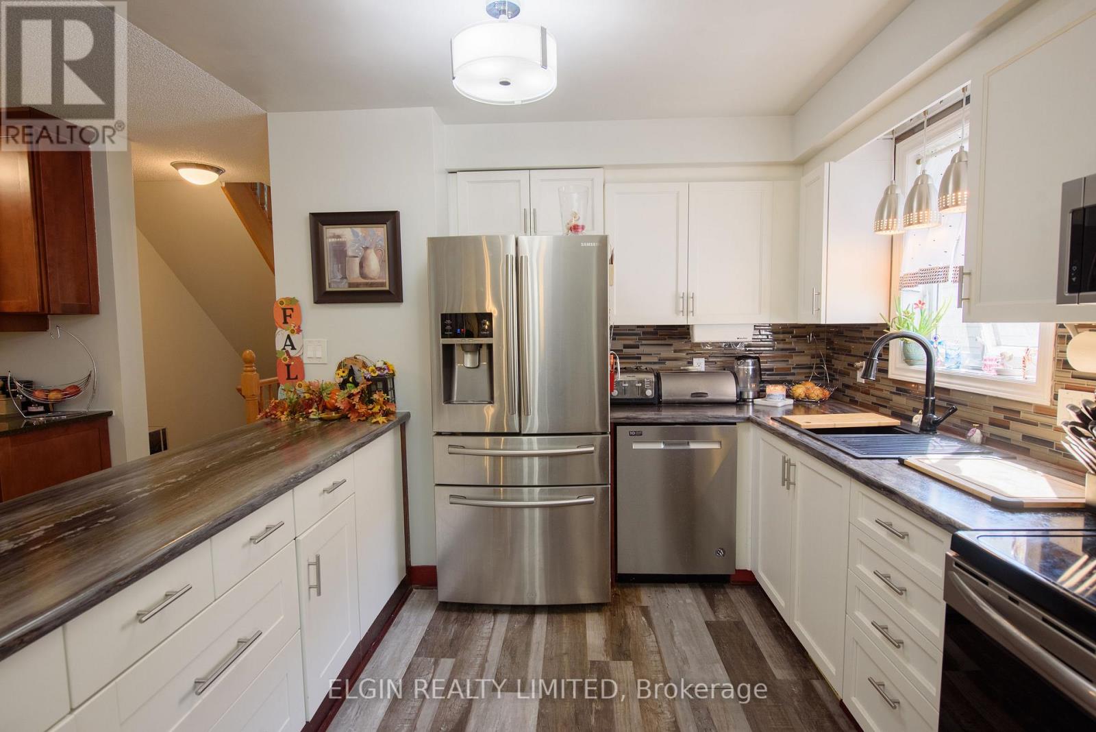 59 Wilkins Crescent, Tillsonburg, Ontario  N4G 5M5 - Photo 11 - X12407019