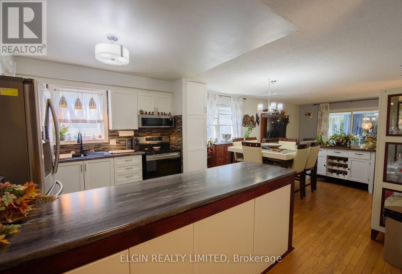 59 Wilkins Crescent, Tillsonburg, Ontario  N4G 5M5 - Photo 9 - X12407019