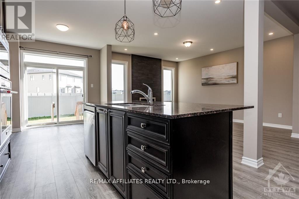226 Cranesbill Road, Ottawa, Ontario  K2S 1B9 - Photo 12 - X12406884