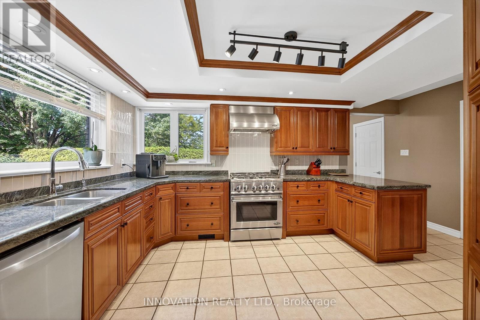 5558 South Island Park Drive, Ottawa, Ontario  K4M 1J2 - Photo 18 - X12406906