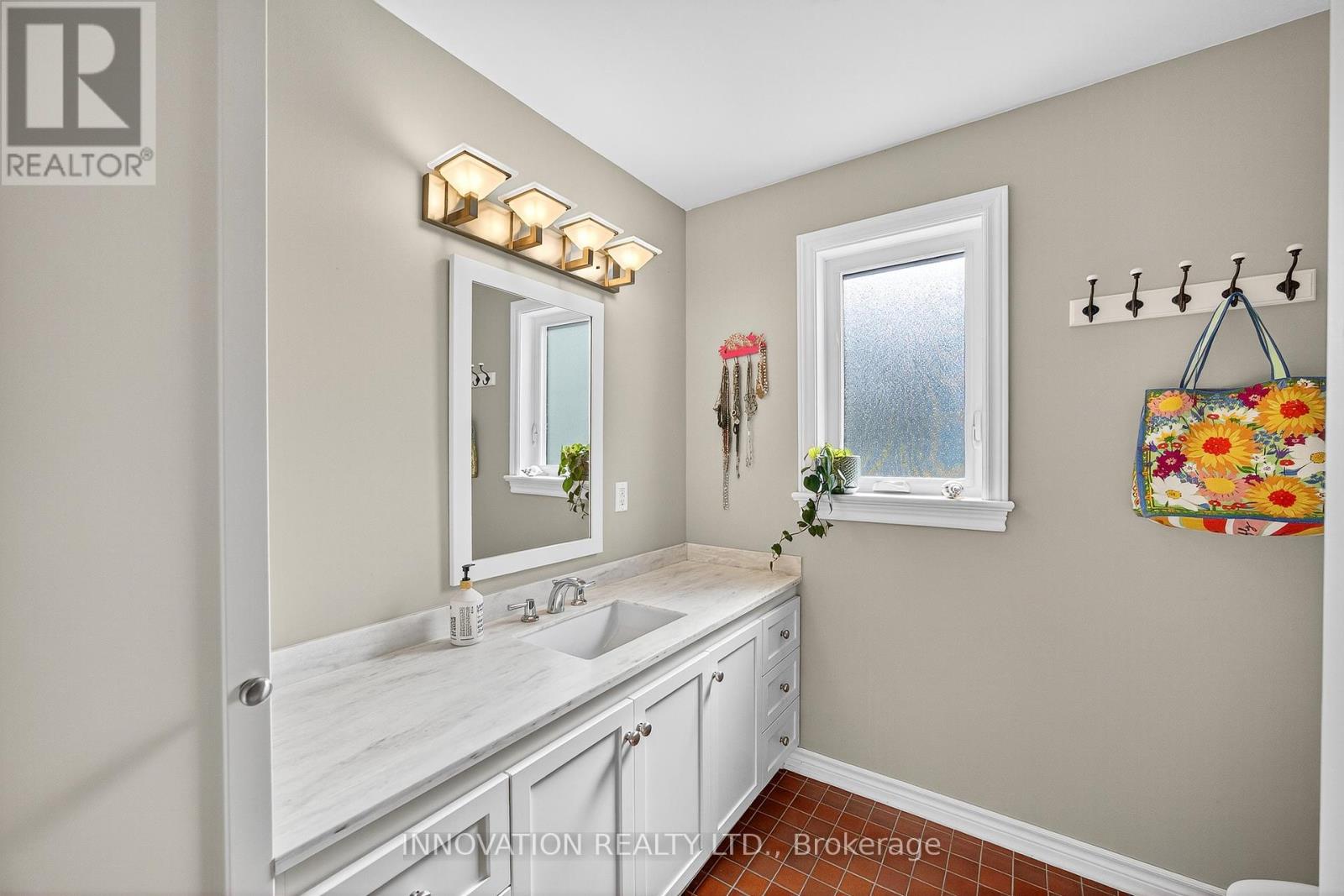 5558 South Island Park Drive, Ottawa, Ontario  K4M 1J2 - Photo 37 - X12406906