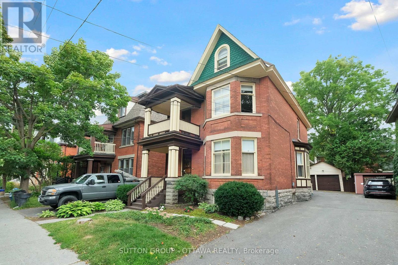 124 Fourth Avenue, Ottawa, Ontario  K1S 2L4 - Photo 2 - X12406973