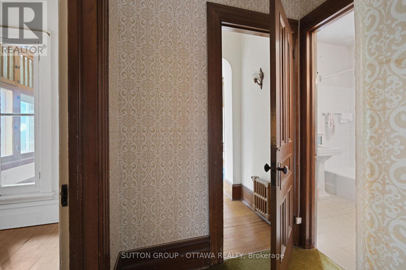 124 Fourth Avenue, Ottawa, Ontario  K1S 2L4 - Photo 35 - X12406973