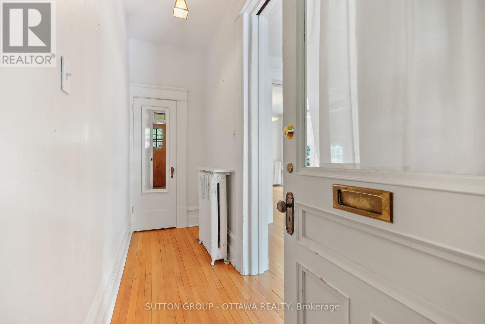 124 Fourth Avenue, Ottawa, Ontario  K1S 2L4 - Photo 4 - X12406973