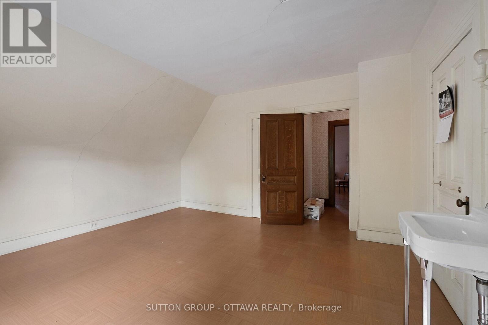 124 Fourth Avenue, Ottawa, Ontario  K1S 2L4 - Photo 45 - X12406973