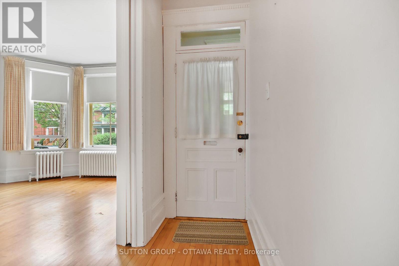 124 Fourth Avenue, Ottawa, Ontario  K1S 2L4 - Photo 5 - X12406973