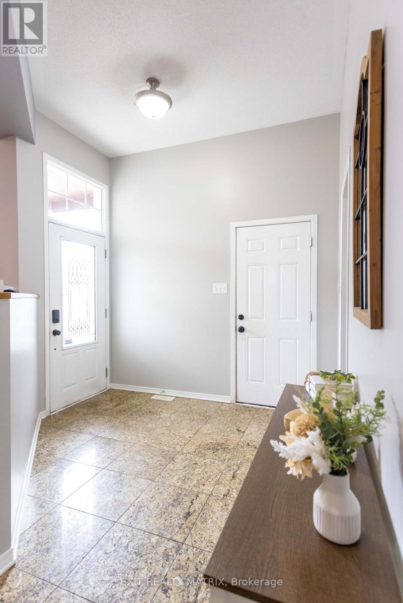 221 Hillpark High Street, Ottawa, Ontario  K1W 0B5 - Photo 4 - X12406996