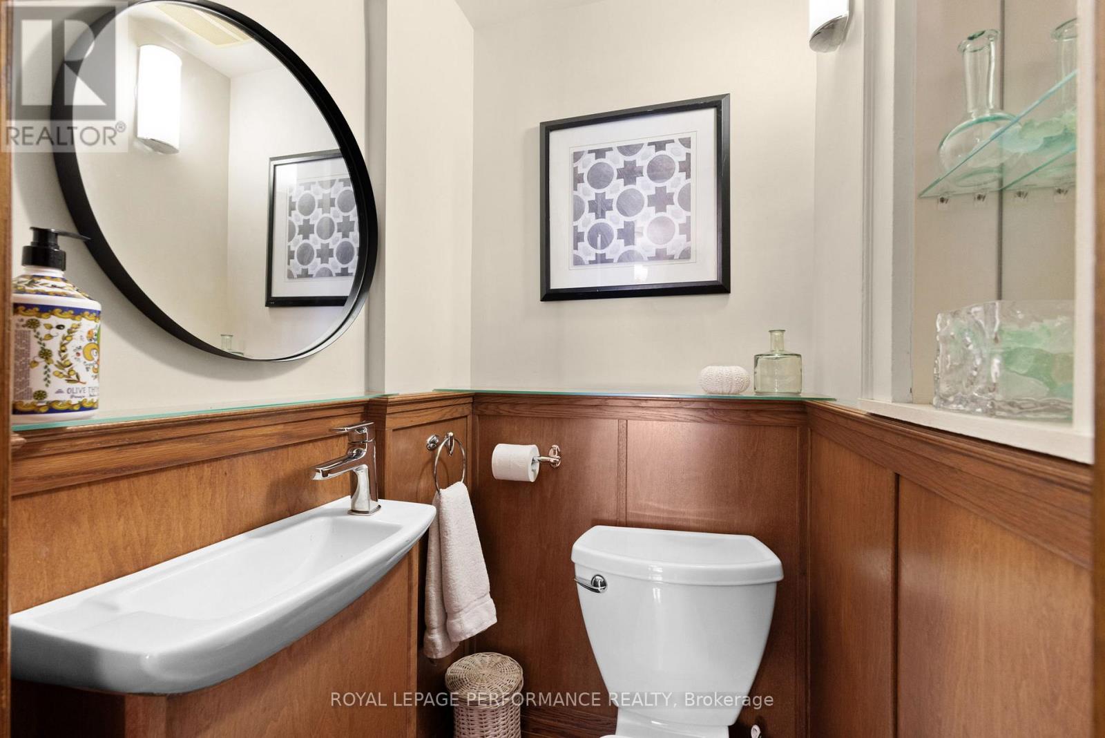 345 Third Avenue, Ottawa, Ontario  K1S 2K4 - Photo 12 - X12407007