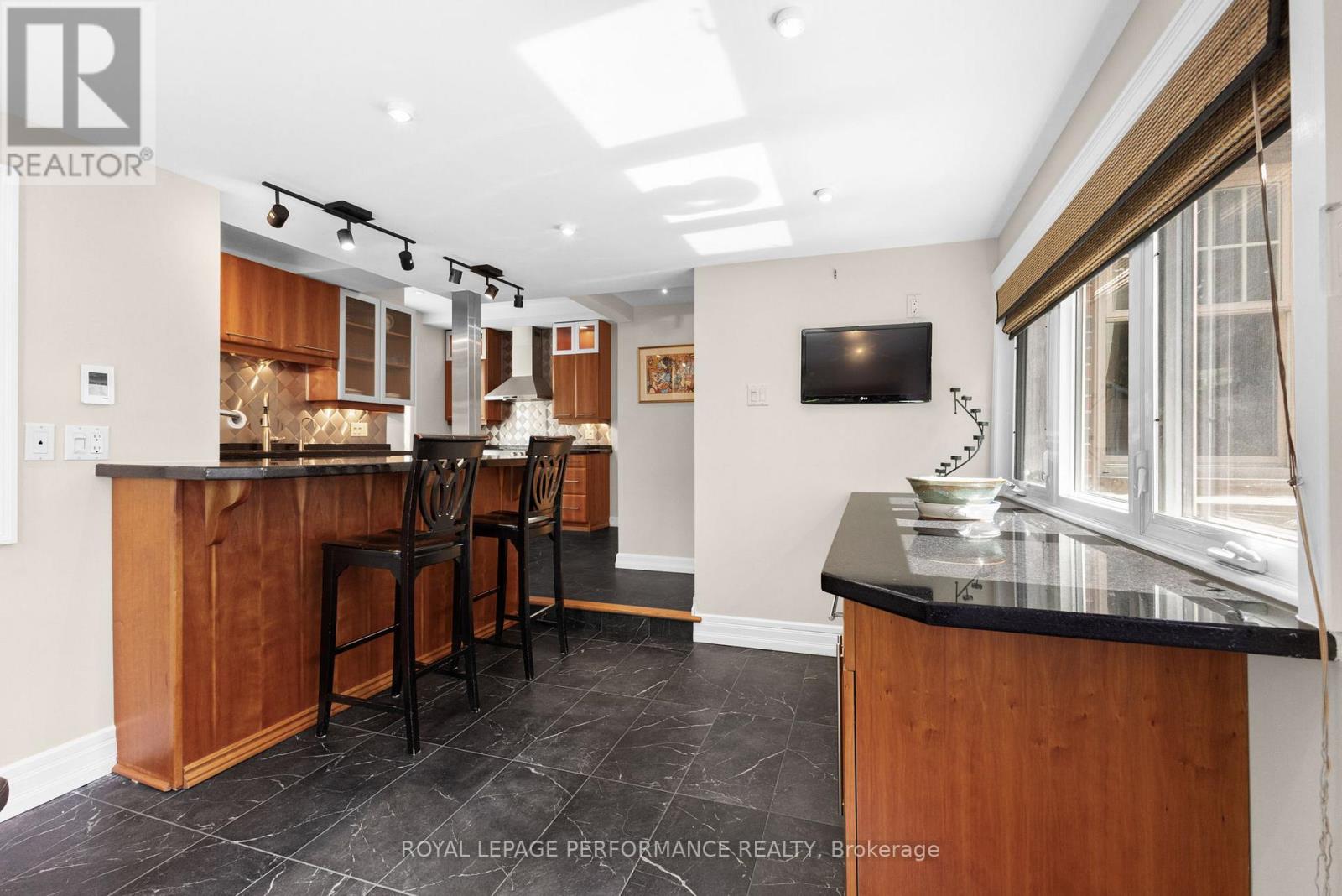 345 Third Avenue, Ottawa, Ontario  K1S 2K4 - Photo 16 - X12407007