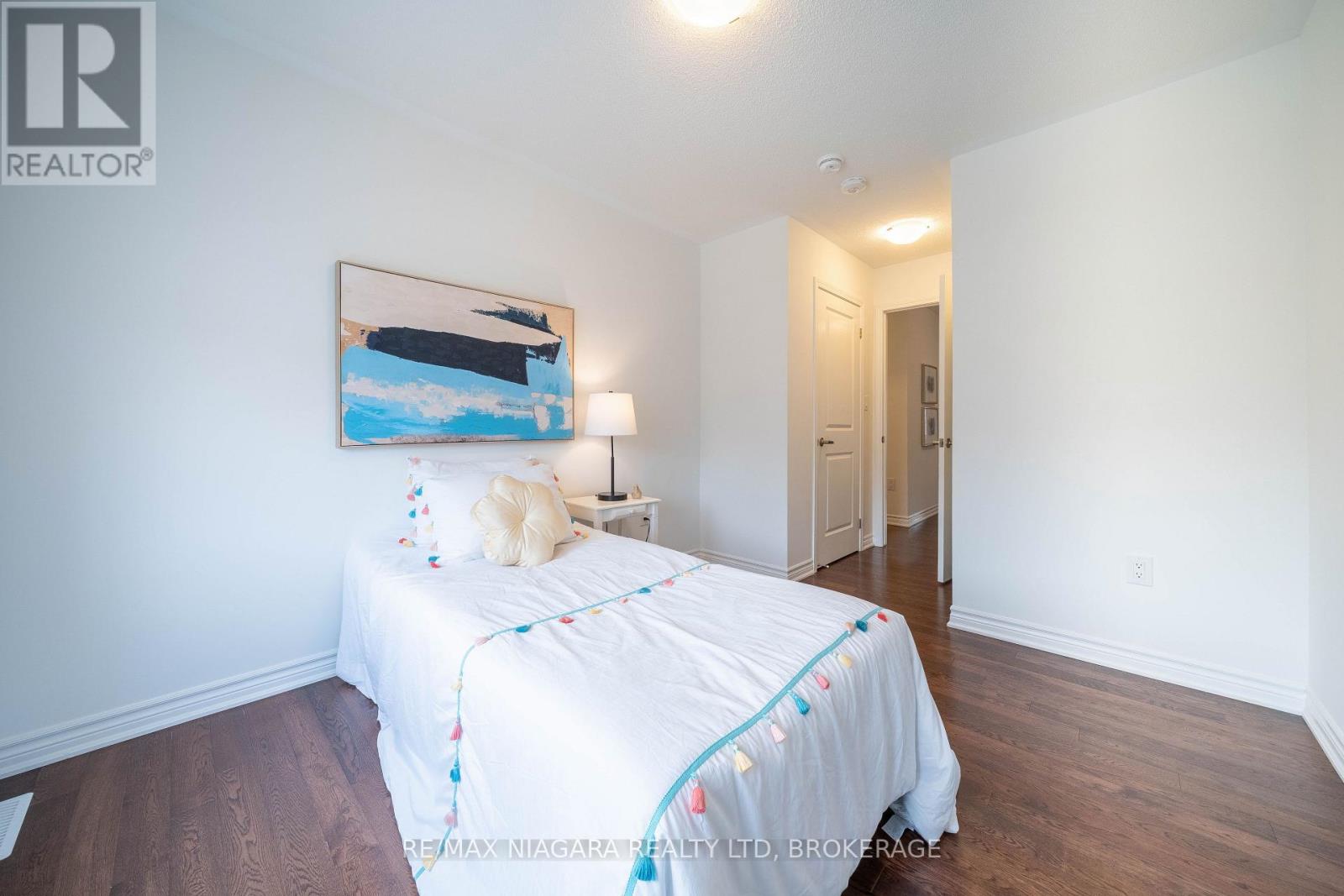 1369 Kobzar Drive, Oakville, Ontario  L6M 5P2 - Photo 31 - W12406980