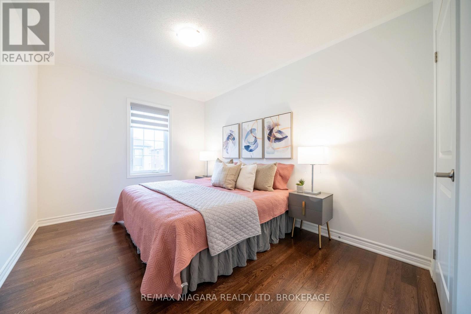 1369 Kobzar Drive, Oakville, Ontario  L6M 5P2 - Photo 34 - W12406980