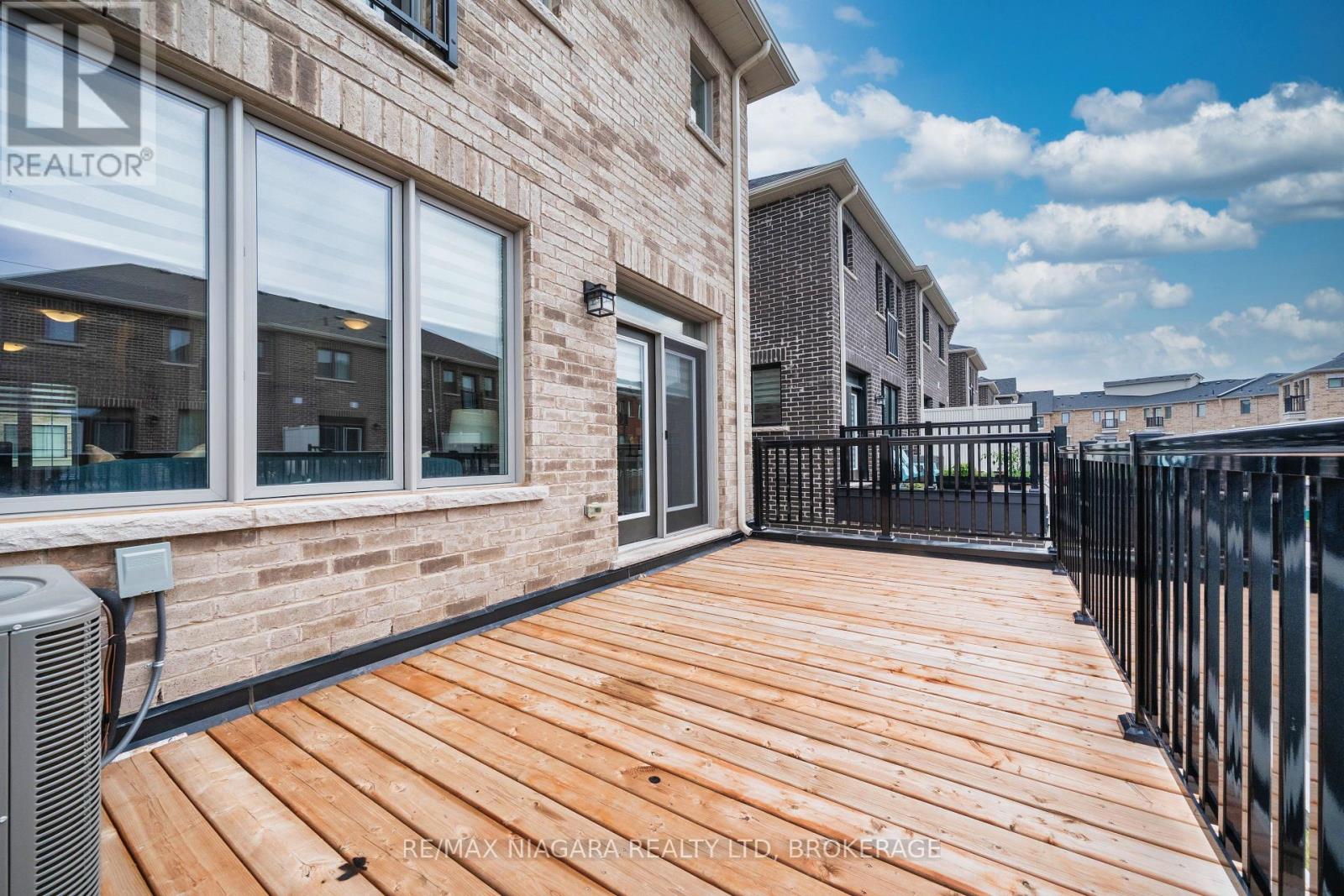 1369 Kobzar Drive, Oakville, Ontario  L6M 5P2 - Photo 44 - W12406980