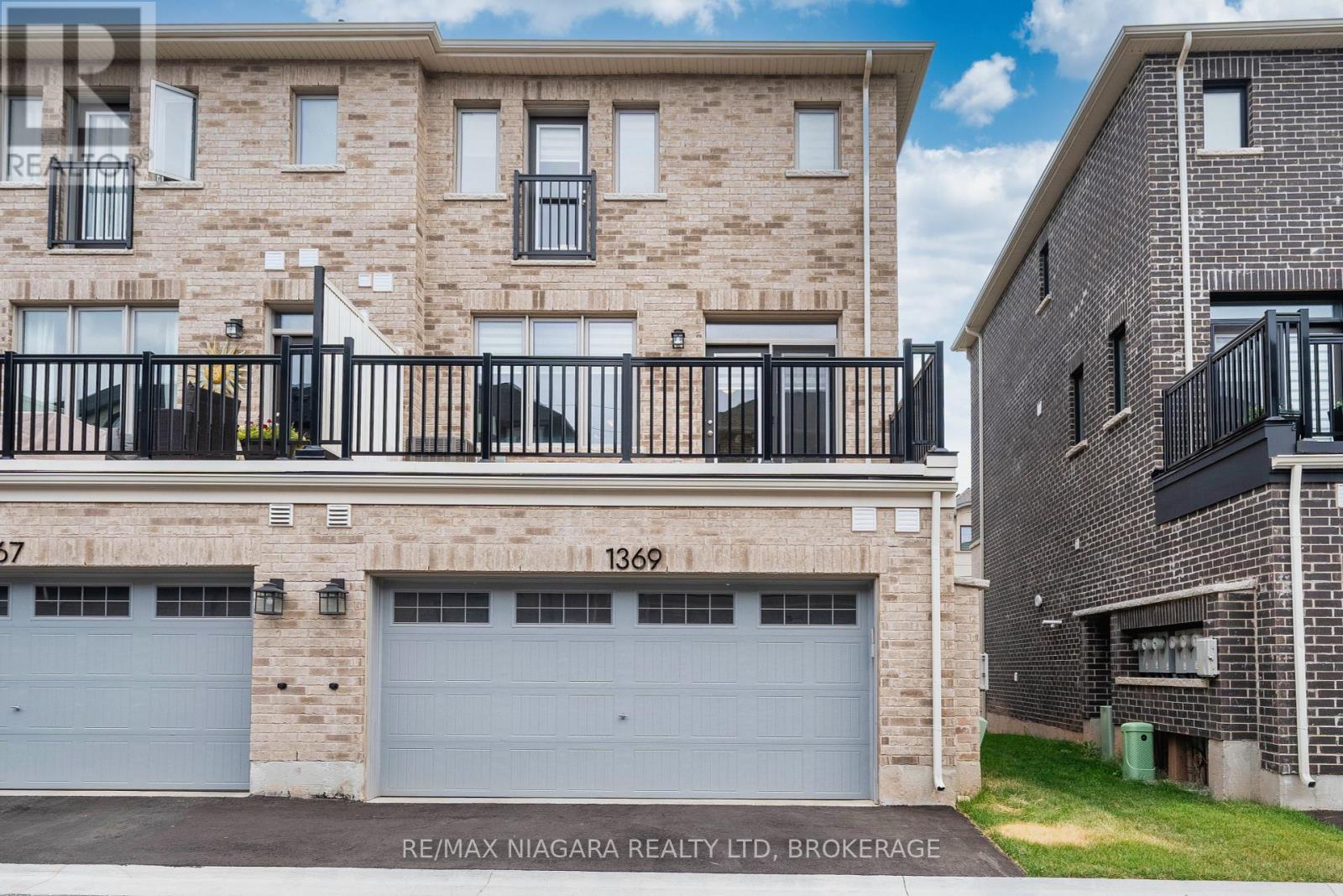 1369 Kobzar Drive, Oakville, Ontario  L6M 5P2 - Photo 47 - W12406980