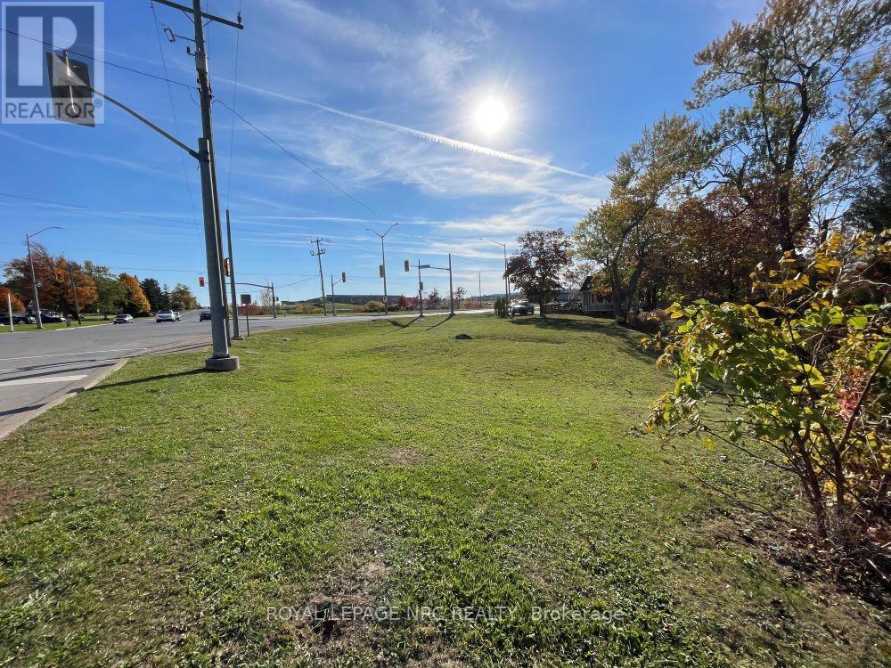 195 Hwy 20 Highway E, Pelham, Ontario  L0S 1E6 - Photo 3 - X12406956