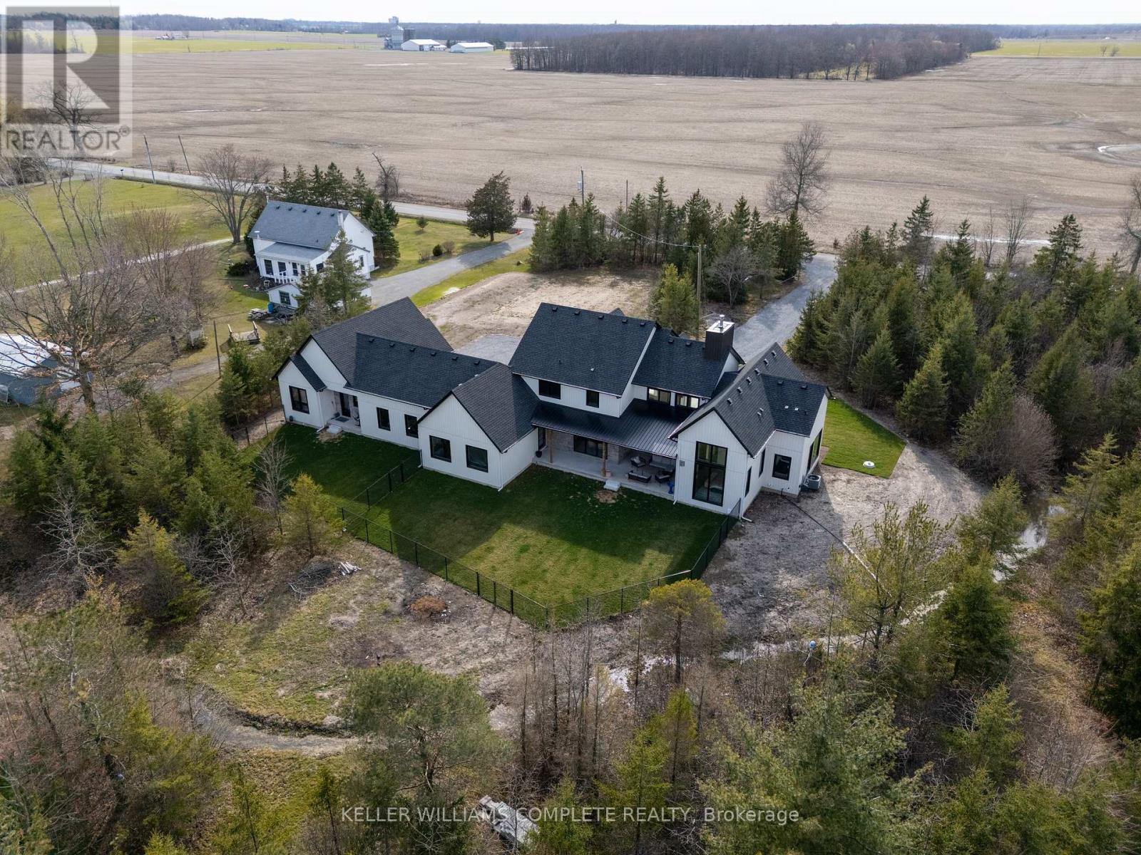 3901 White Road, Port Colborne, Ontario  L3K 5V5 - Photo 3 - X12407022